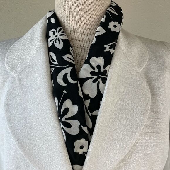 NWT Sag Harbor Suit White Jacket and Skirt Size 10 - Picture 4 of 16